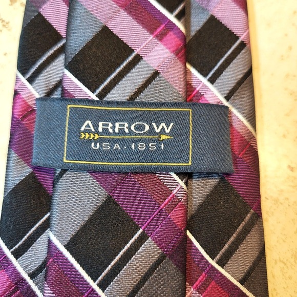Arrow Plaid Black Purple Gray Textured 100% Silk Pointed Tie - Picture 4 of 7